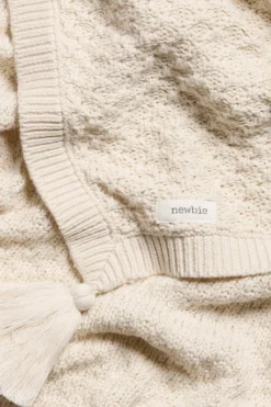 Baby beige knitted pattern blanket