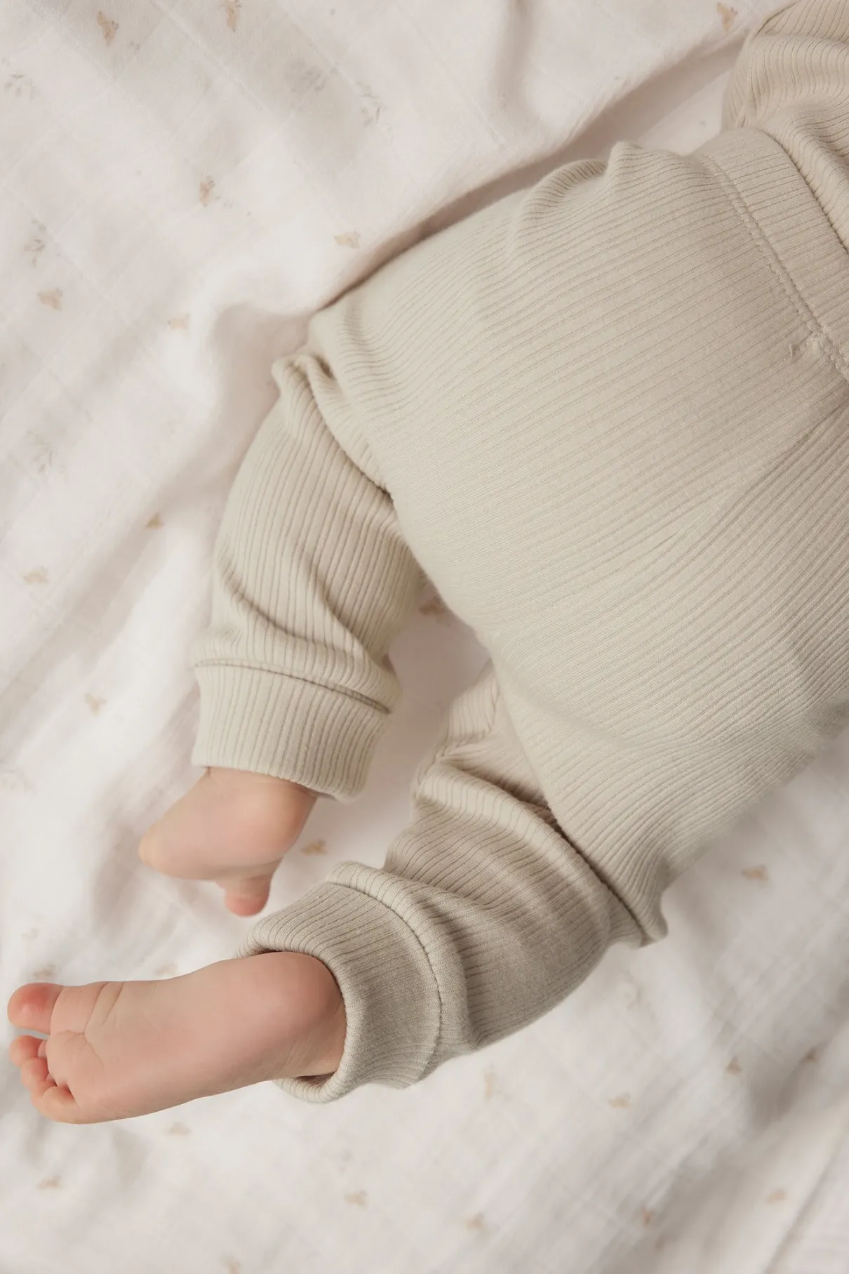 Baby beige ribbed leggings