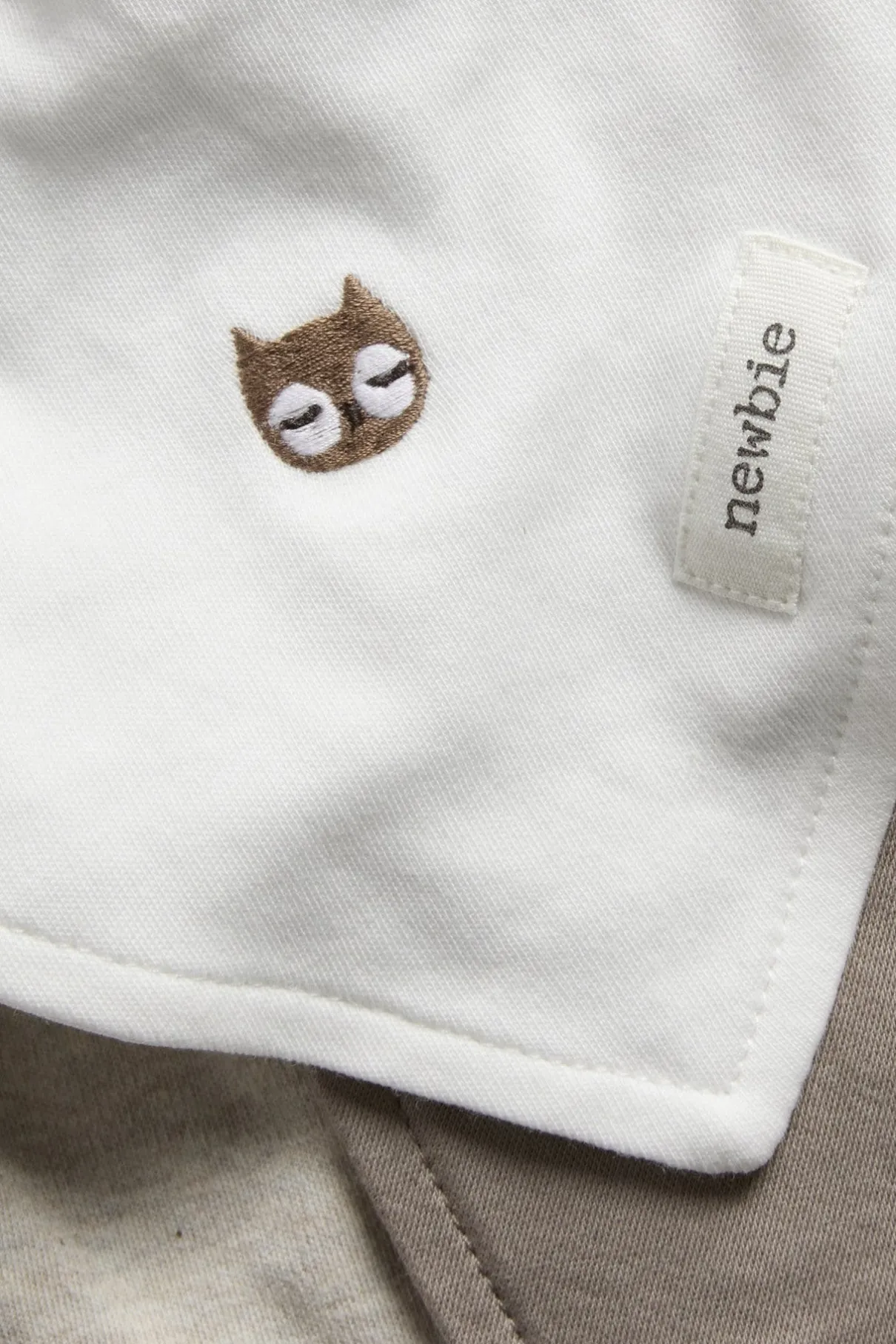 Baby bibs with embroidery (3-pack)