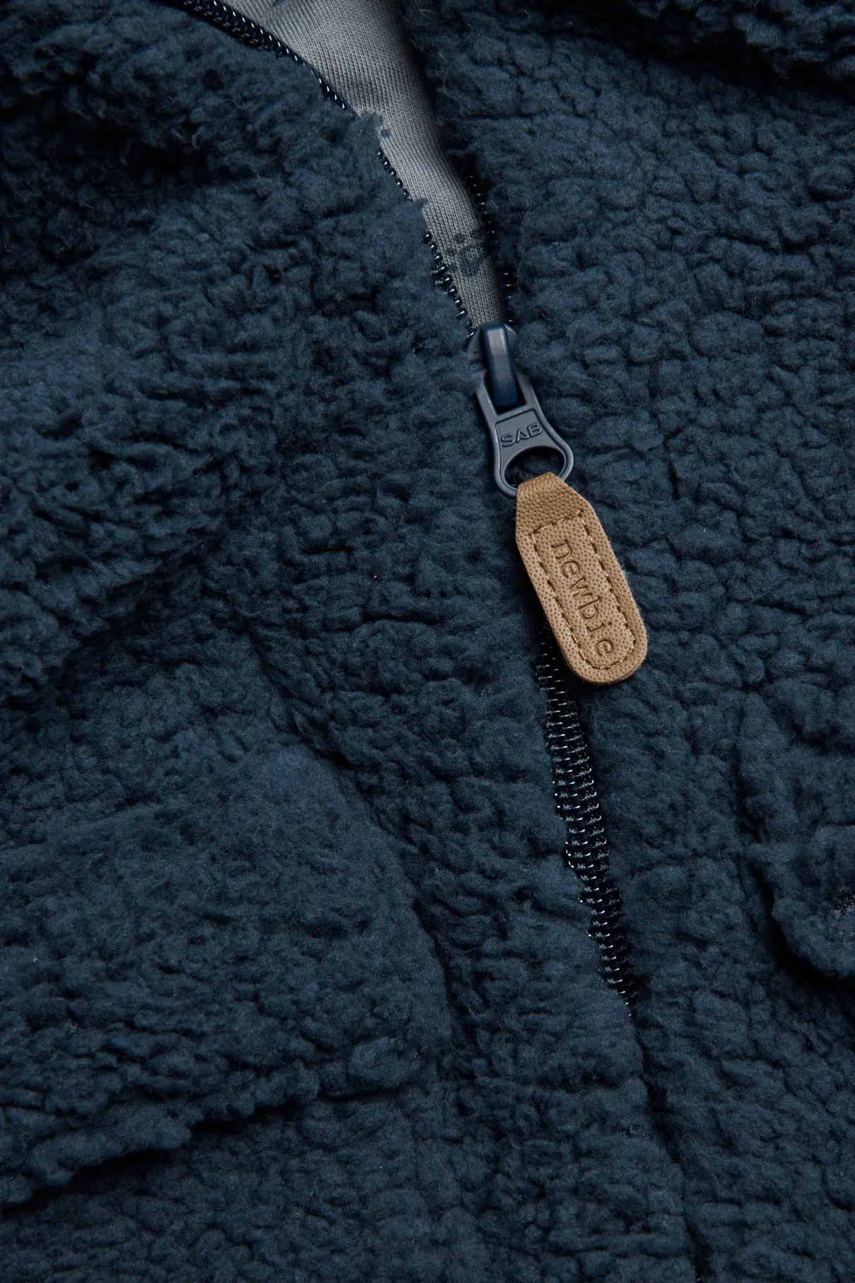 Baby blue pile jacket with bear embroidery