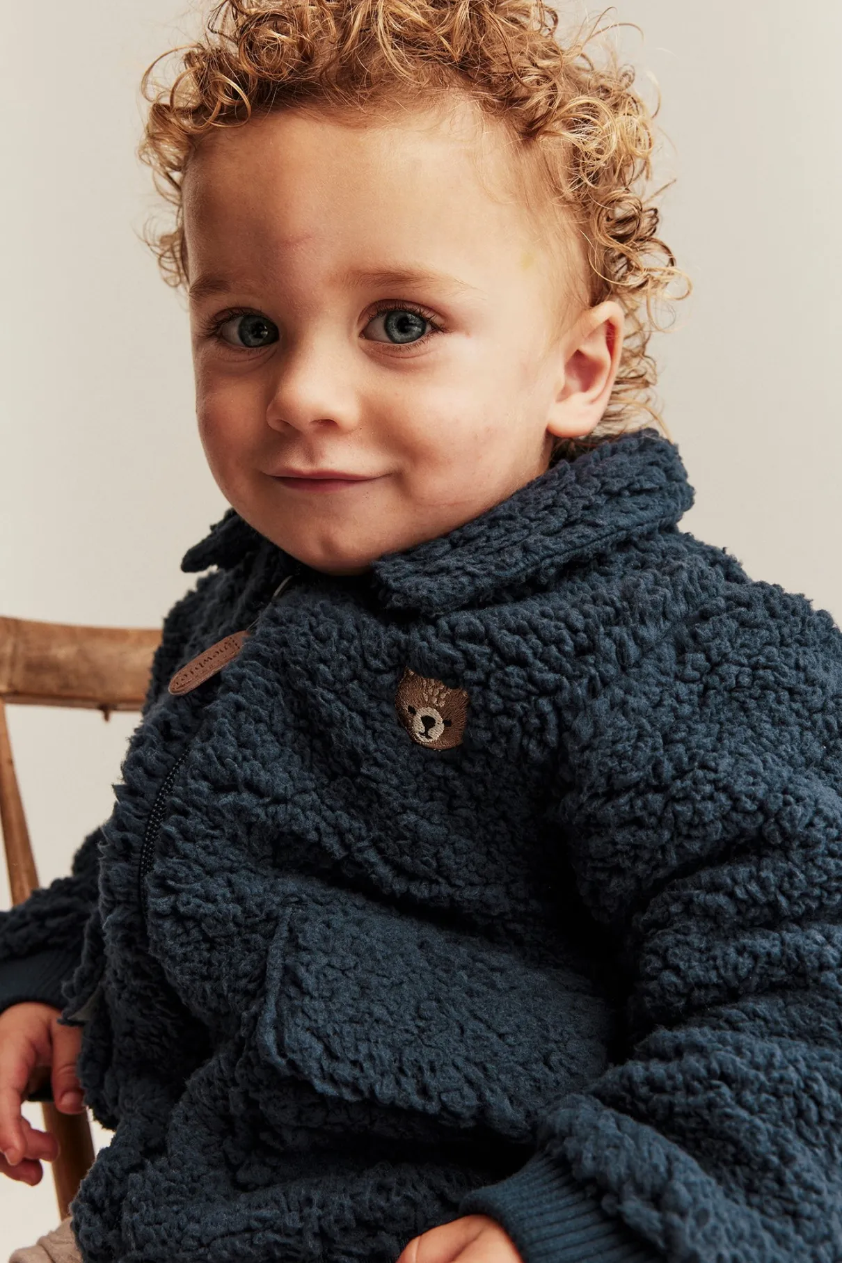 Baby blue pile jacket with bear embroidery