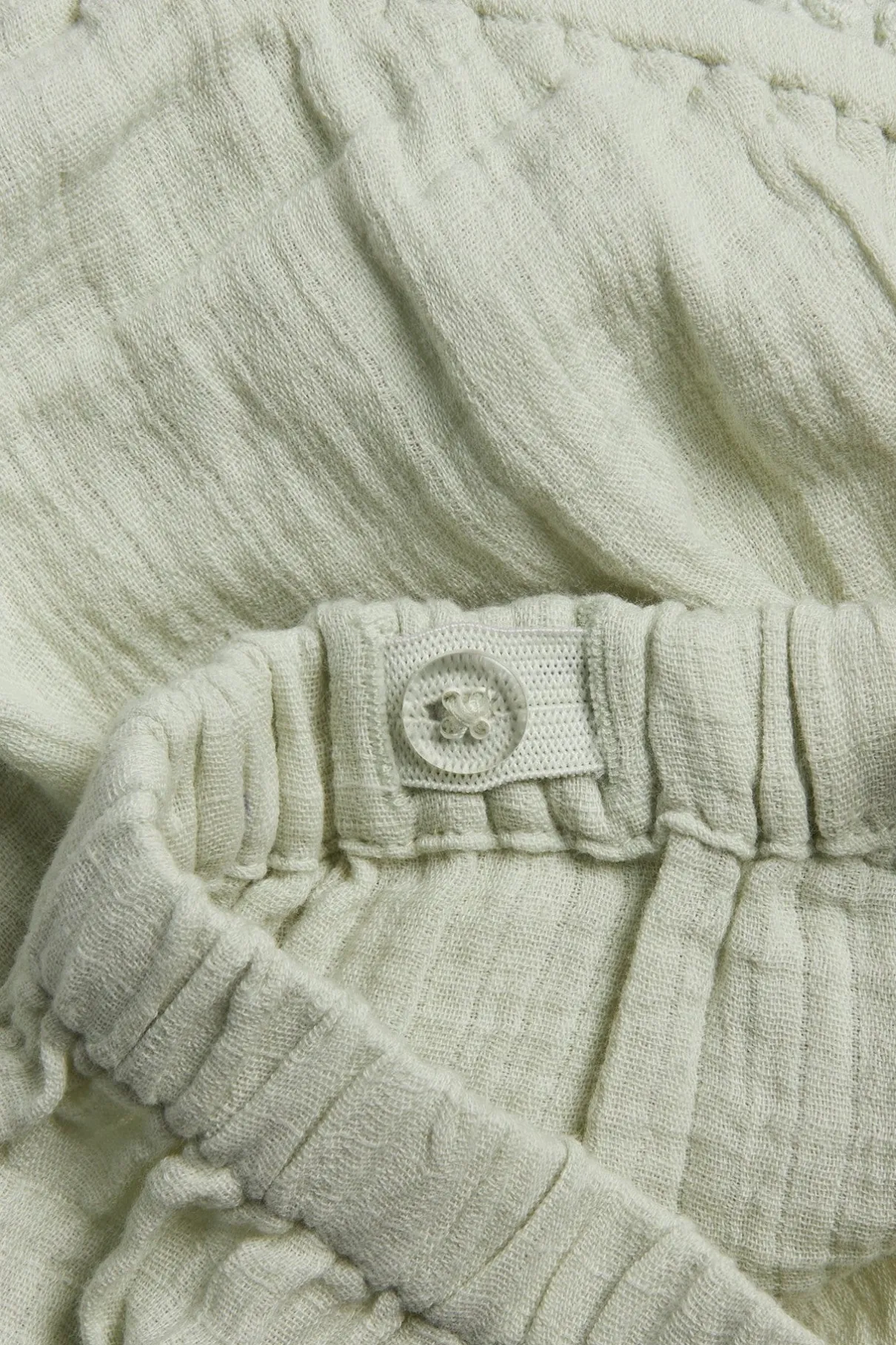 Baby green puff shorts with frill