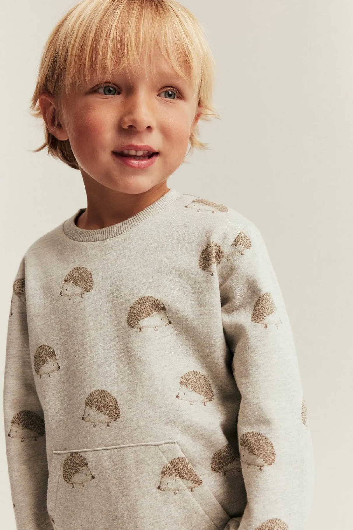 Baby & kids beige sweatshirt with brushed inside