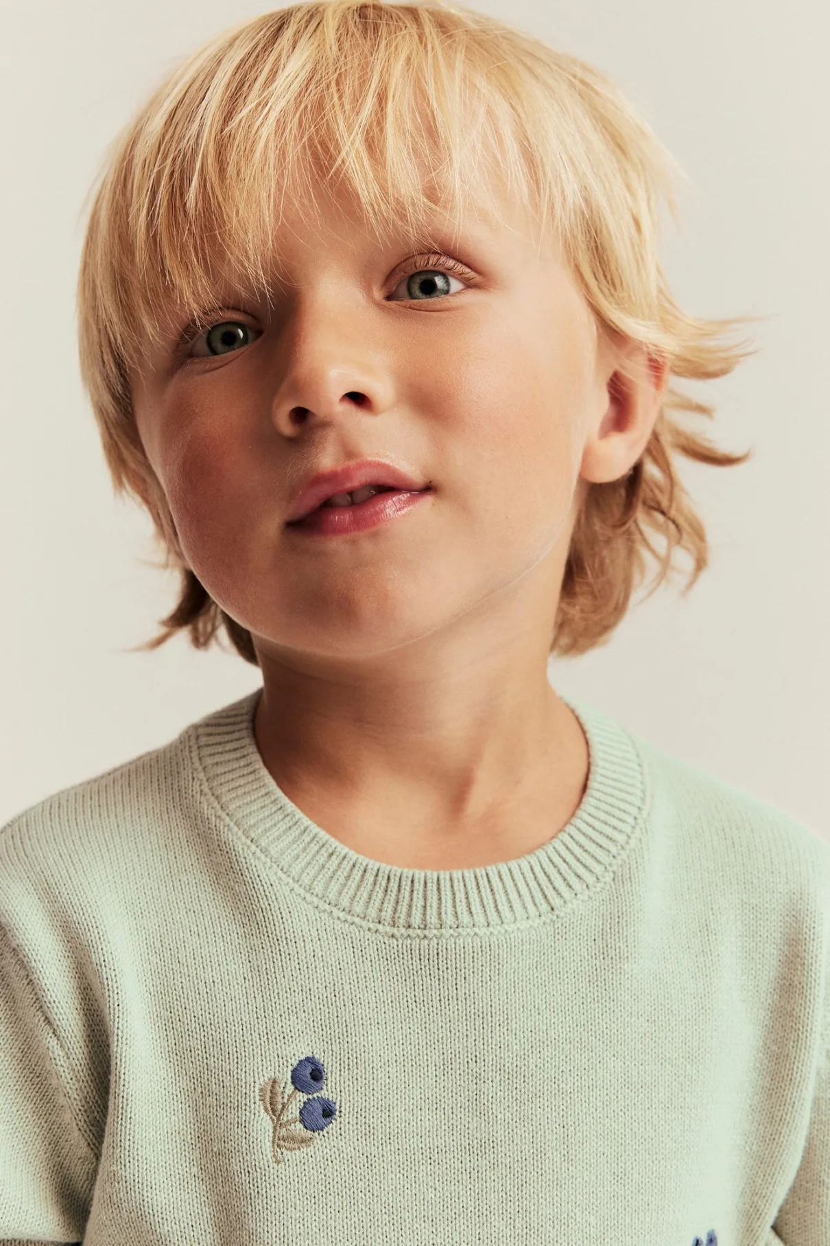 Baby & kids green knitted jumper with blueberries