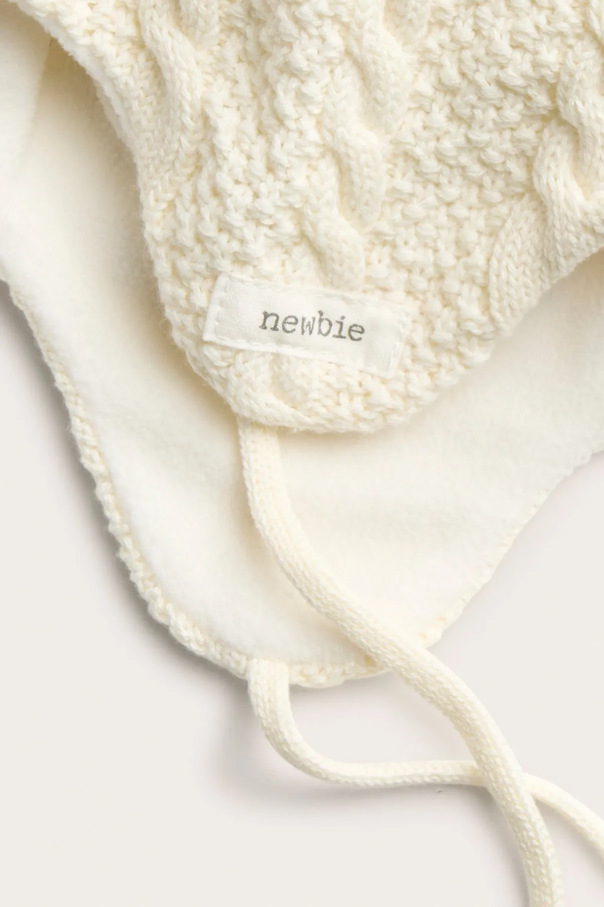 Baby & kids white knitted hat