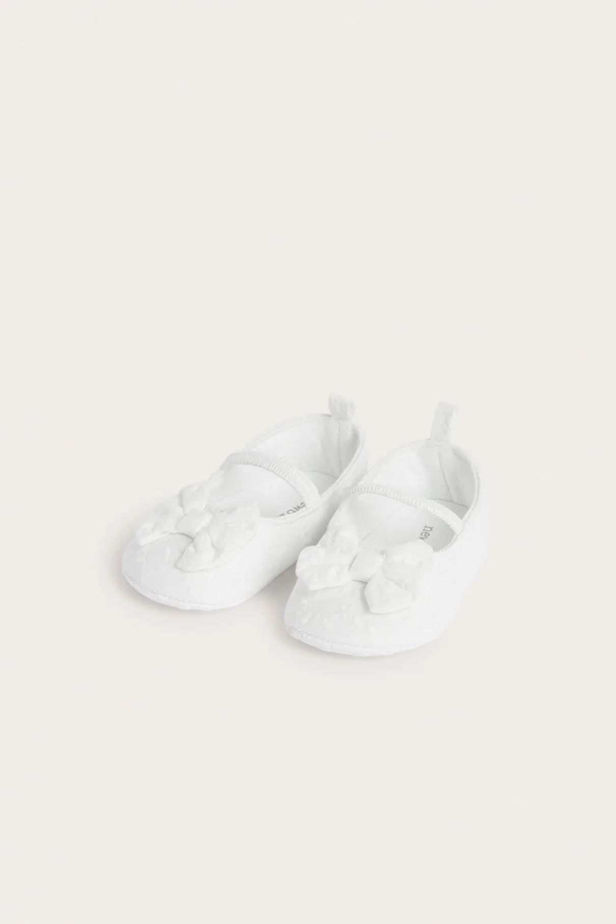 Baby white ballet shoes with bow