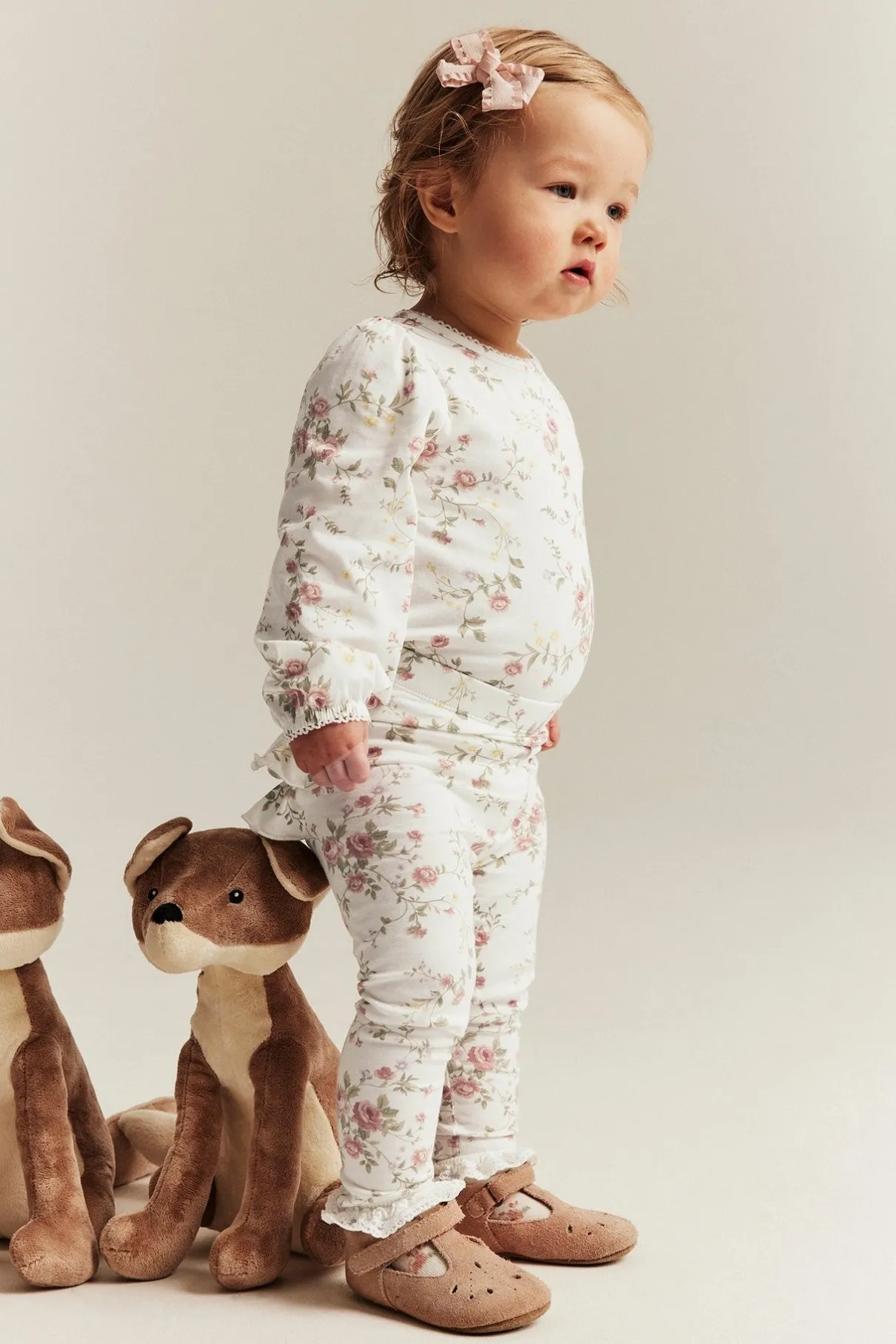Baby white floral leggings with ruffles