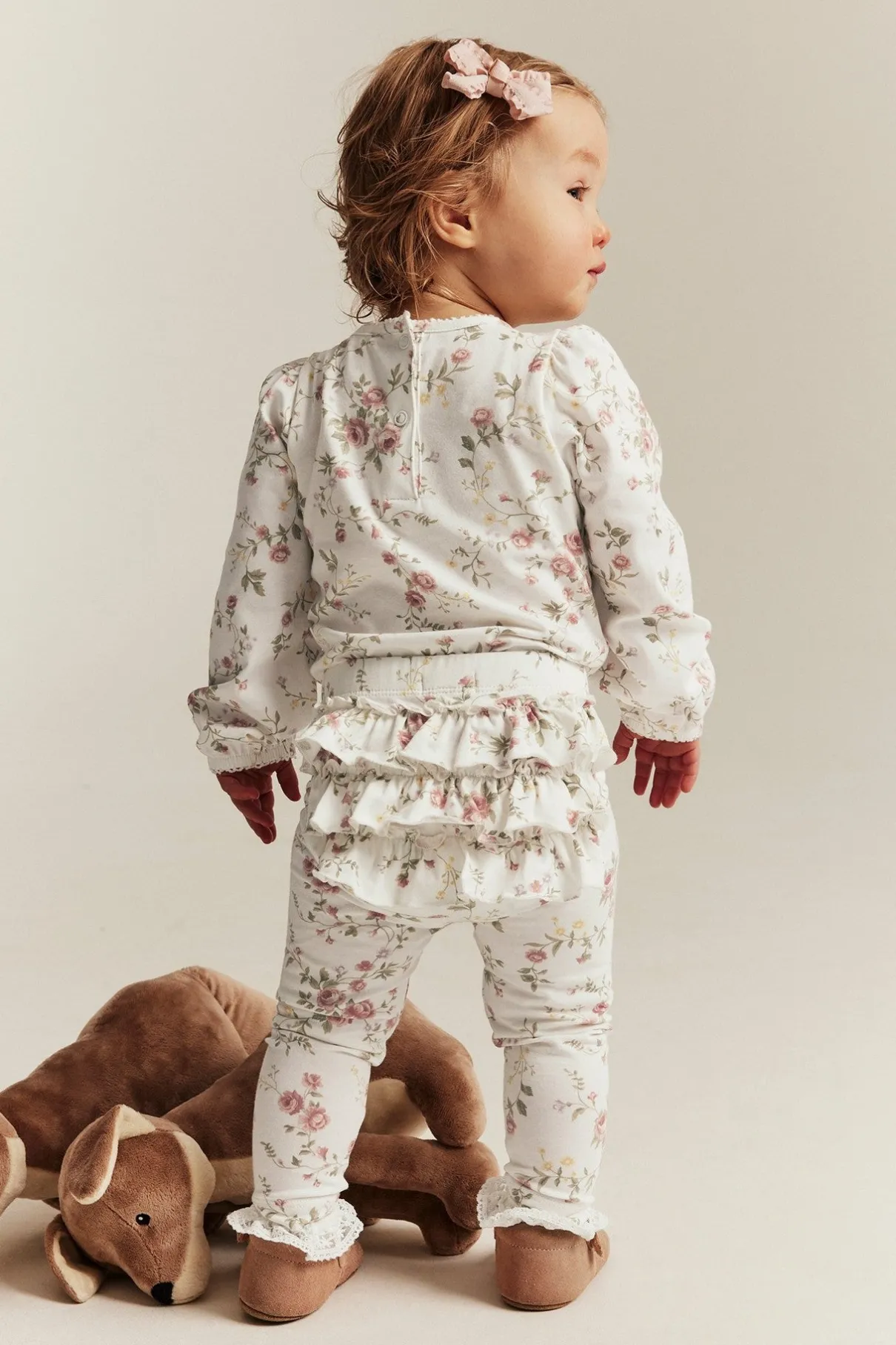 Baby white floral leggings with ruffles