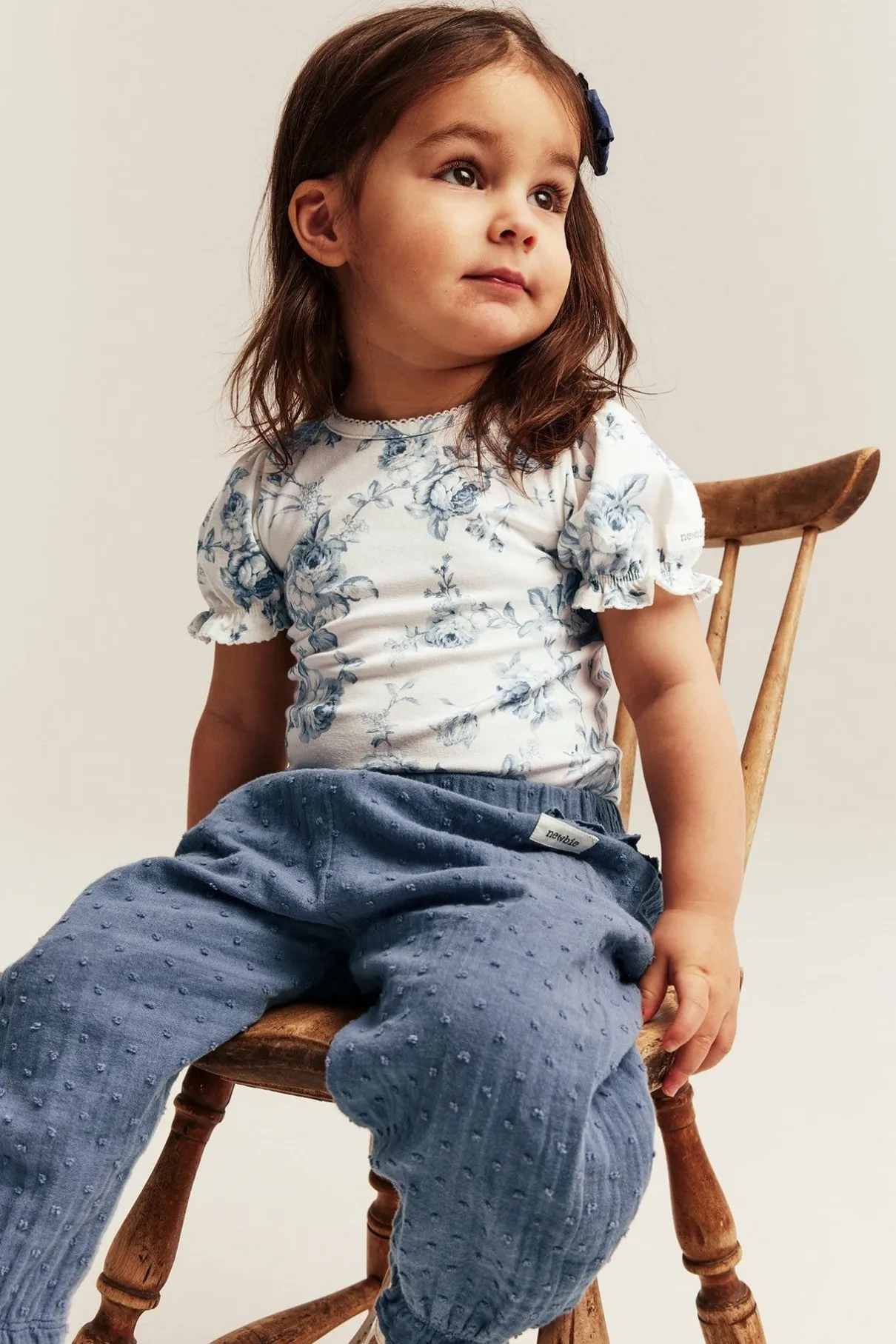 Baby white floral short sleeve bodysuit