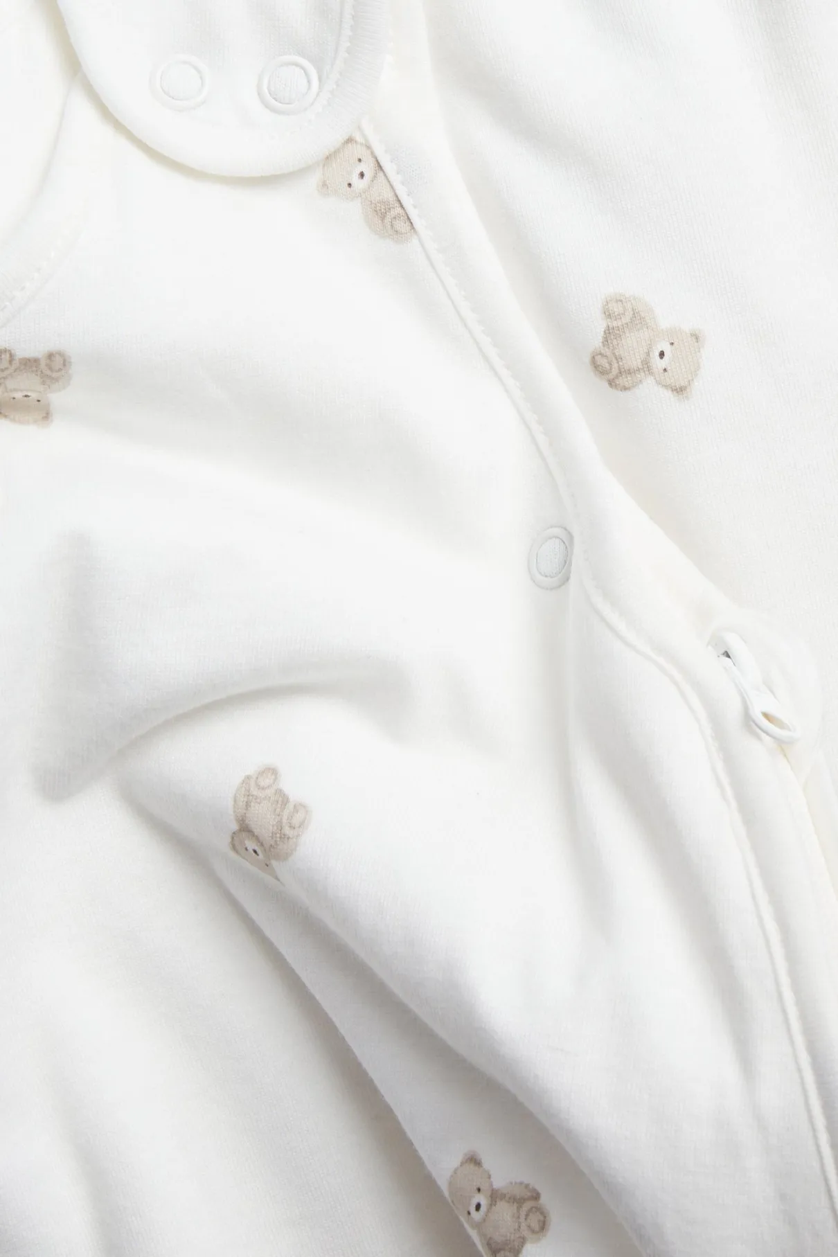 Baby white sleeping bag with bear print