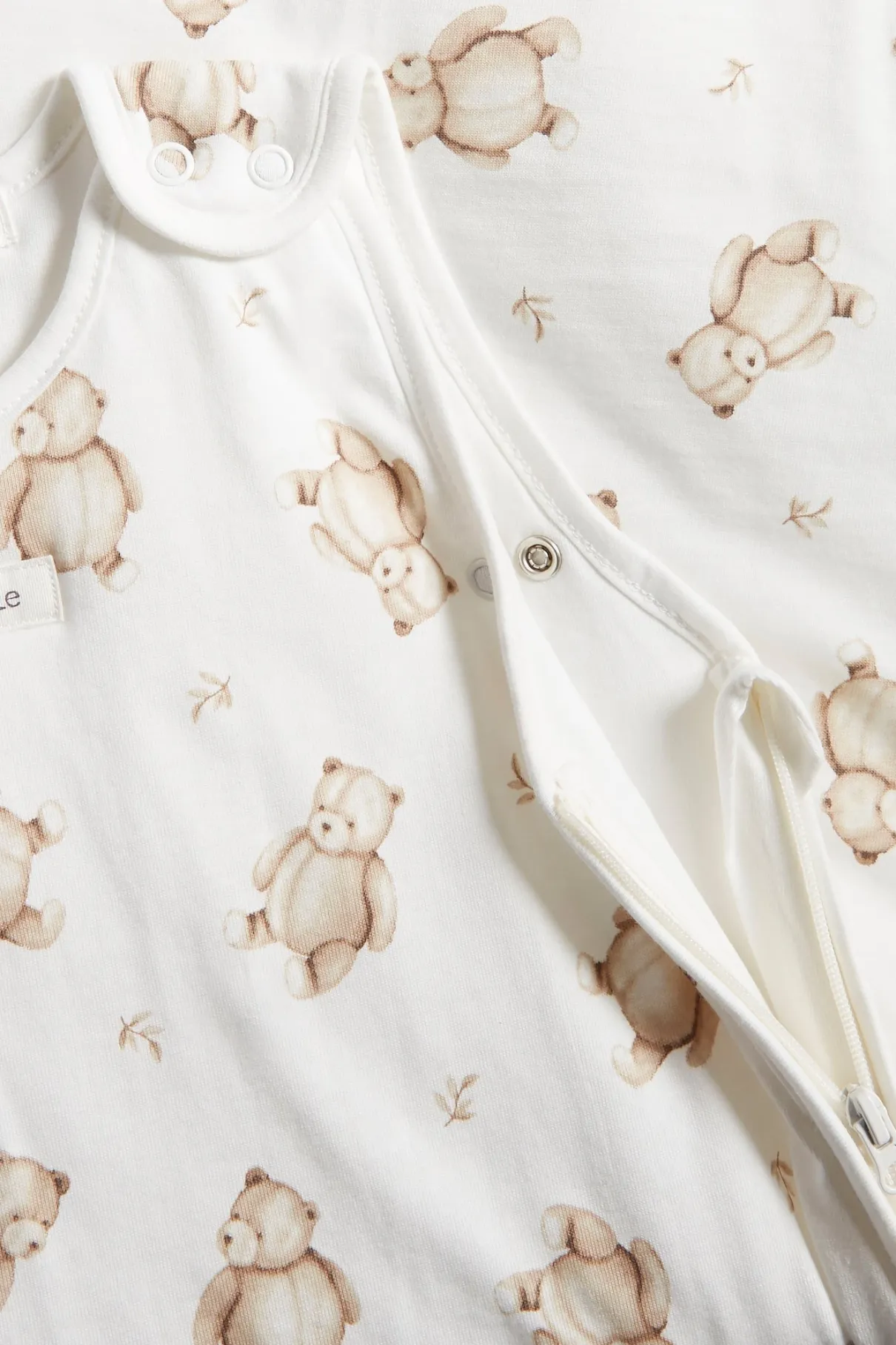 Baby white teddy bear patterned sleeping bag