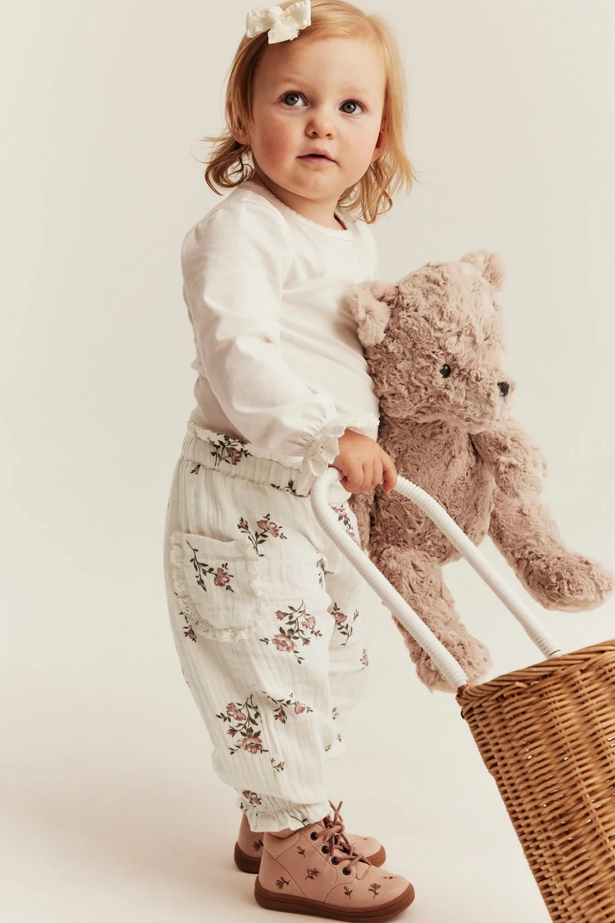Baby woven floral pants