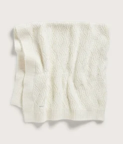 Beige pattern knitted blanket