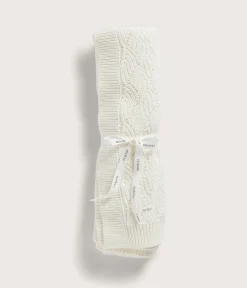 Beige pattern knitted blanket
