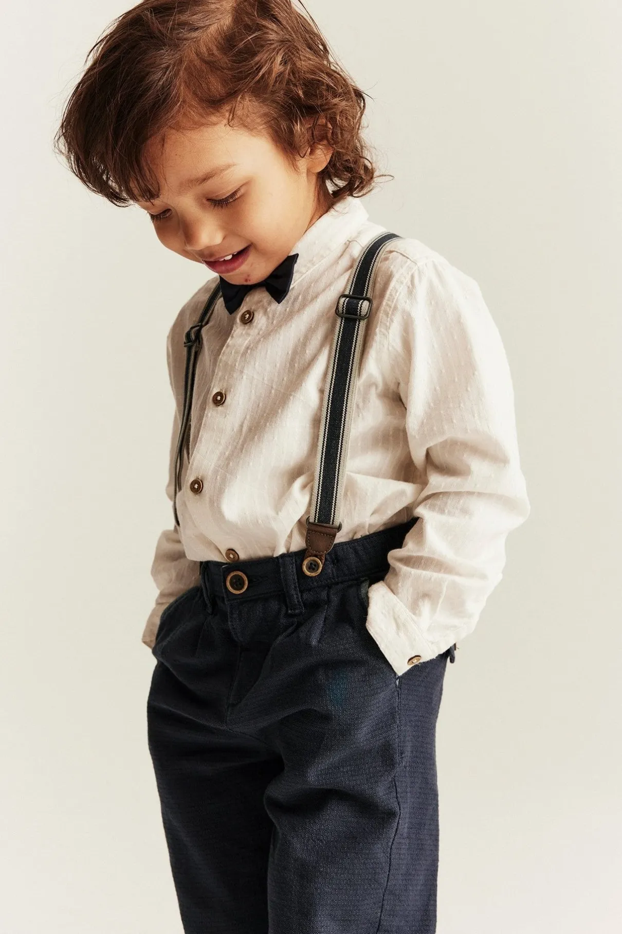 Kids blue woven trousers with suspenders