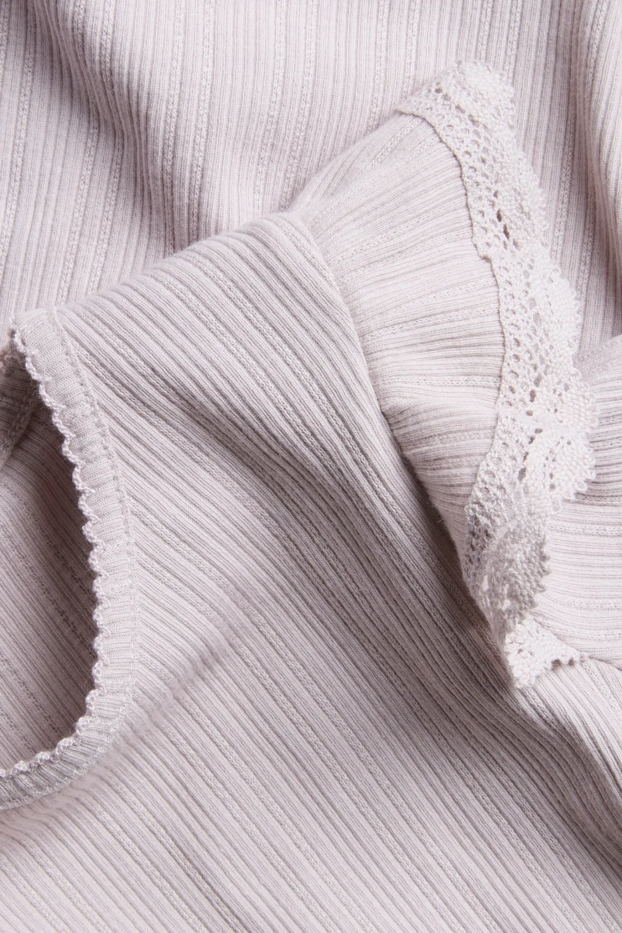Kids' lilac ribbed top with frills