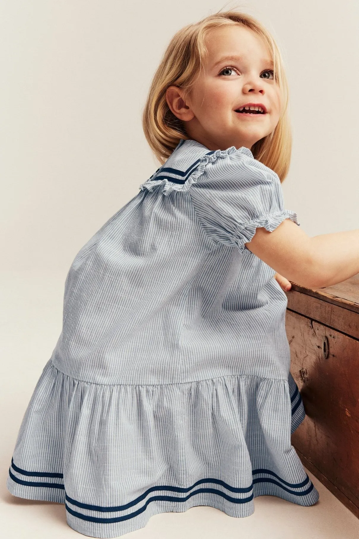 Kids striped dress with puff sleeves