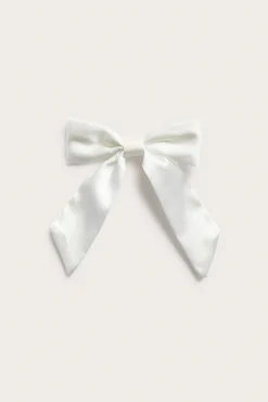 Kids white hair clip with bow