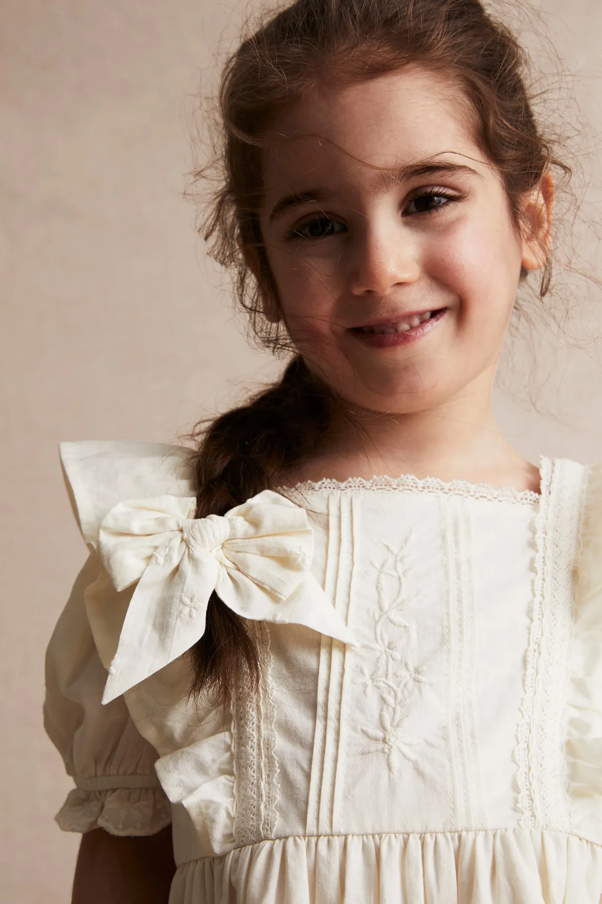 Kids white woven embroidery dress