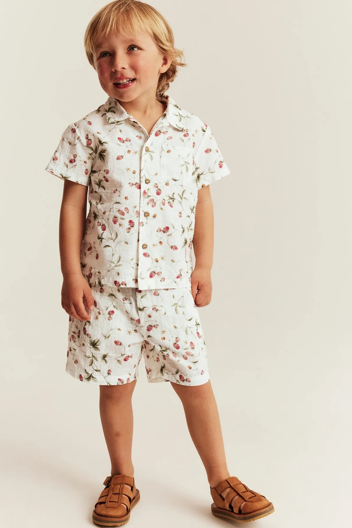 Kids wild strawberry woven shorts