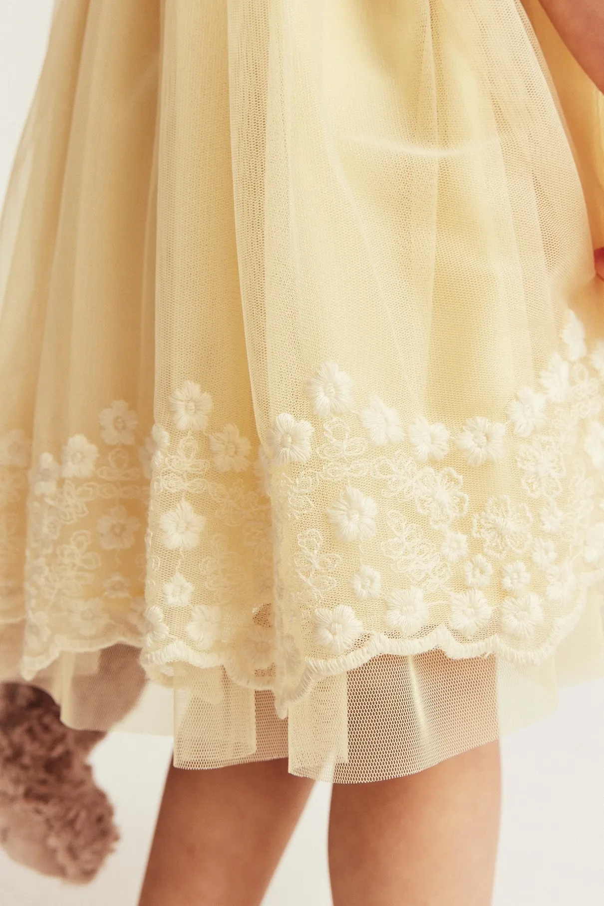 Kids yellow mesh dress with embroidery