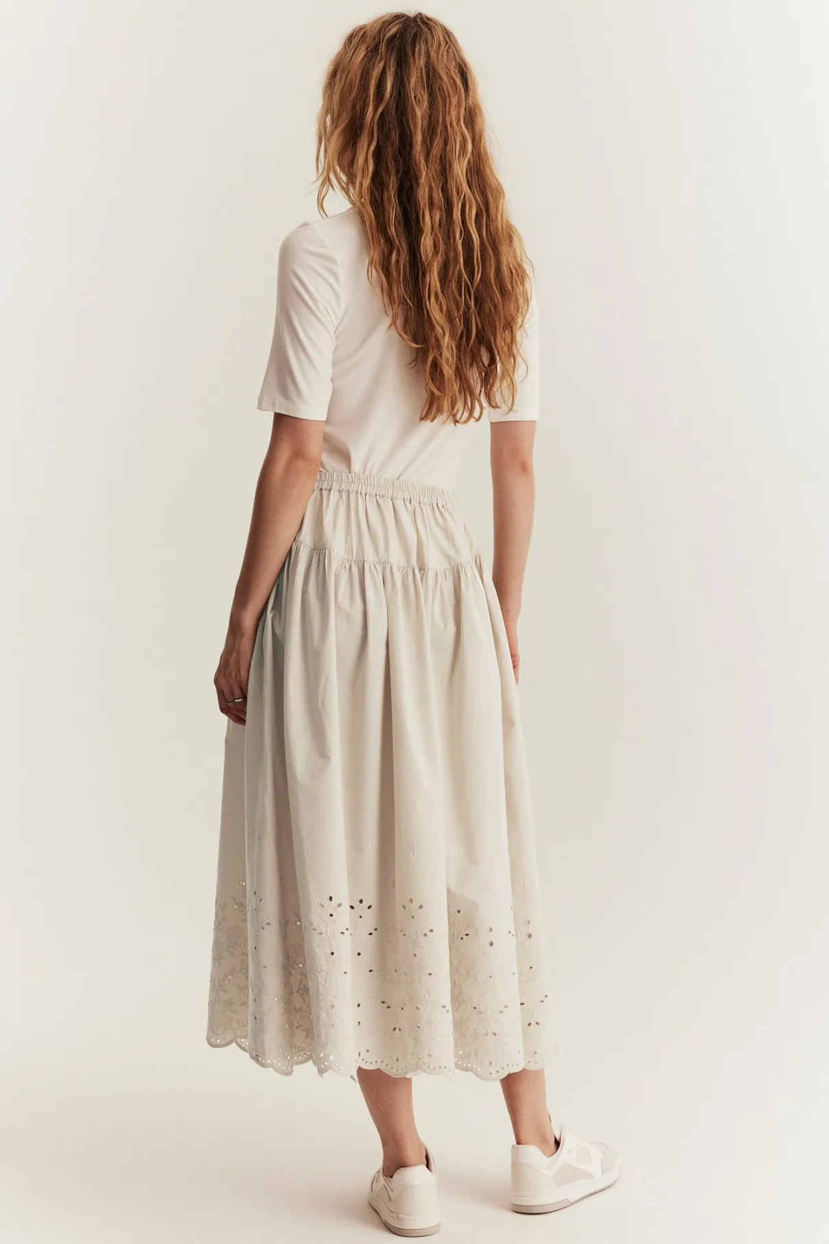 Women's beige embroidery skirt