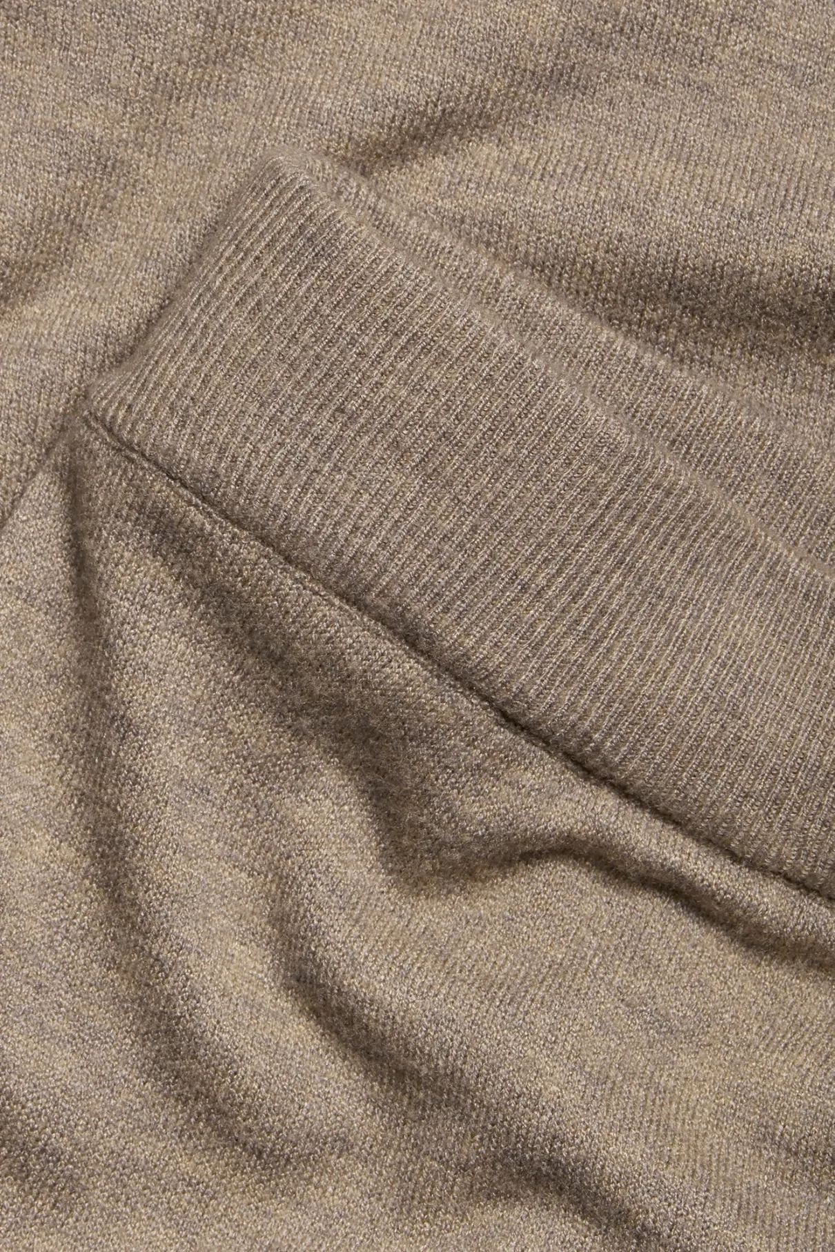 Womens beige knitted skirt