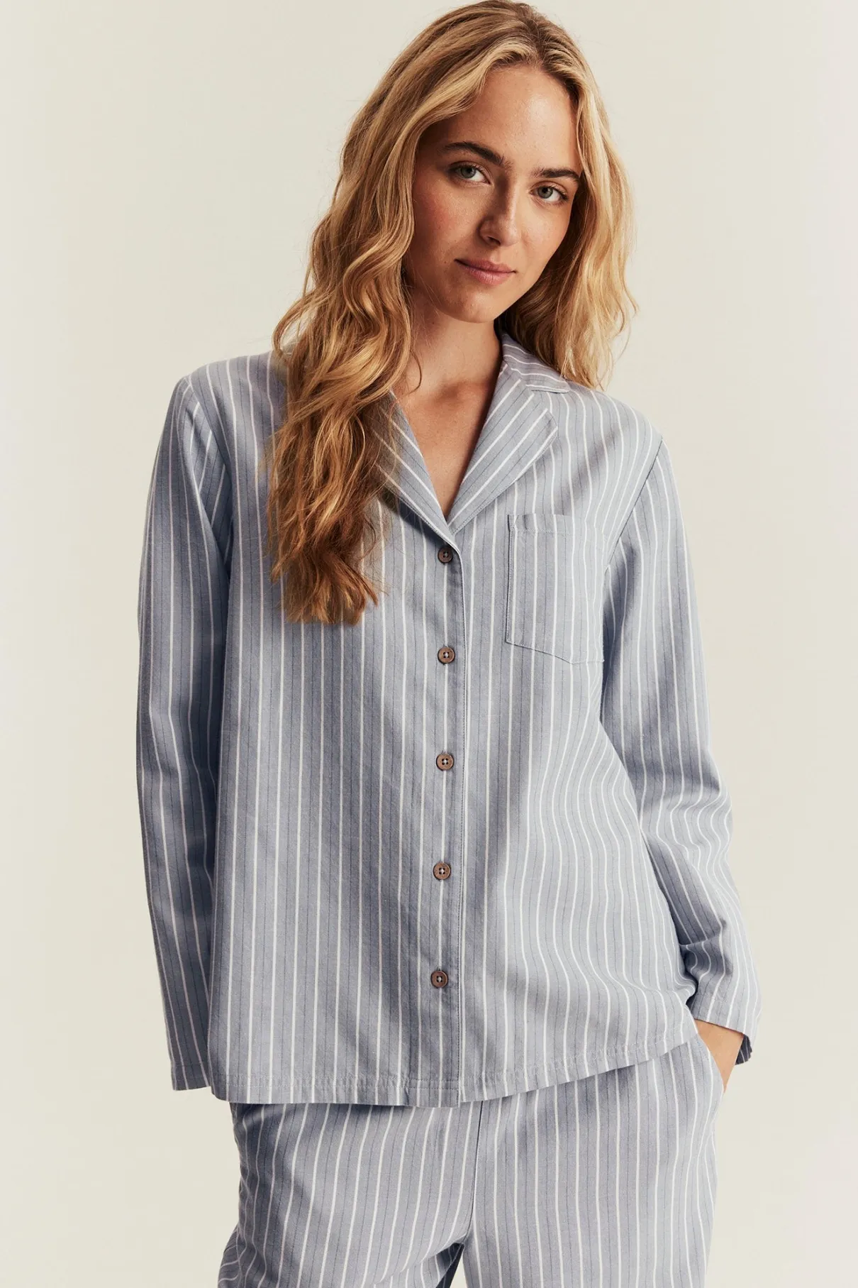 Women's blue striped pyjamas set