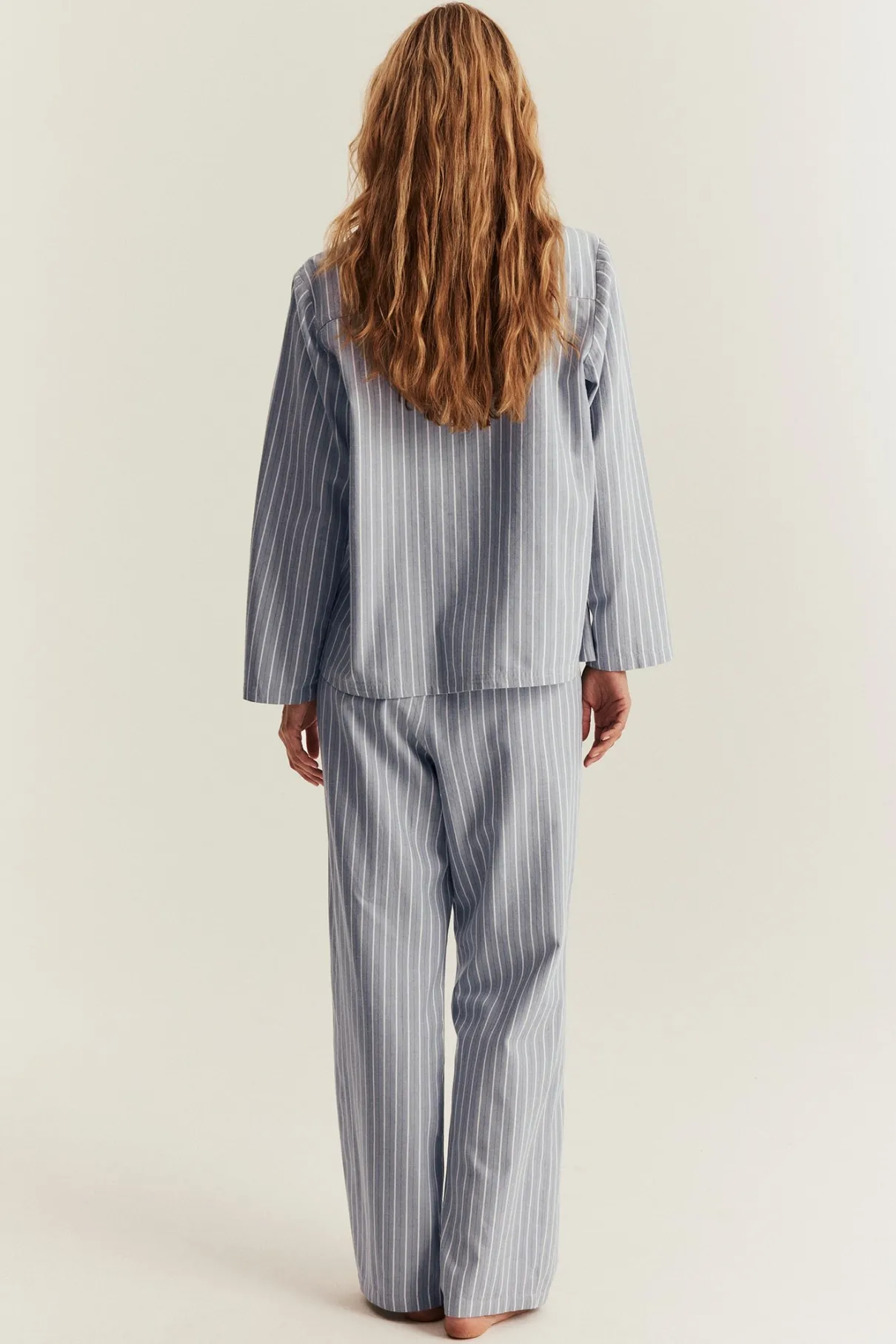 Women's blue striped pyjamas set