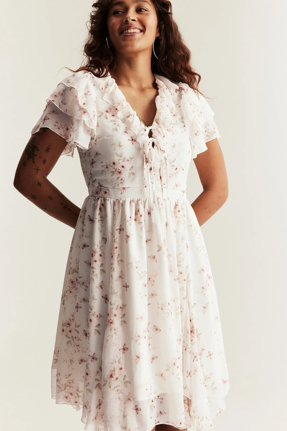 Women’s white floral chiffon dress