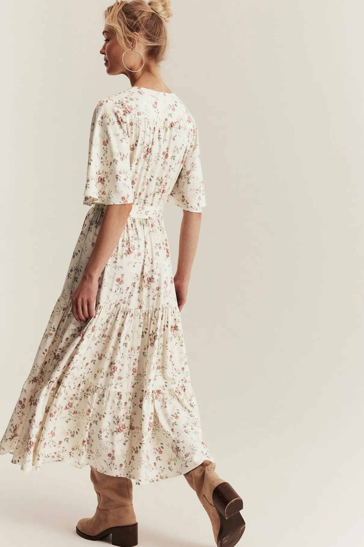 Women's white floral short‑sleeved dress